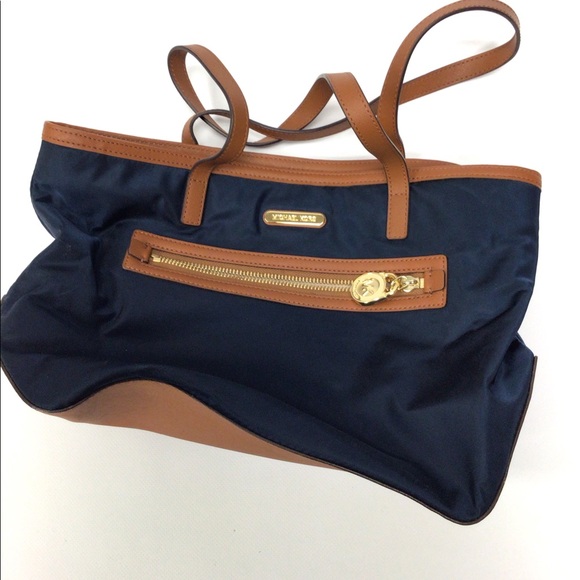 Michael Kors bag - Picture 1 of 2
